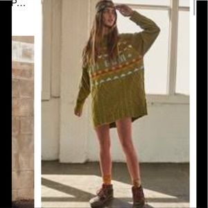 BNWOT Free People Movement Powder Bunny Ski Bum Sweater Small
